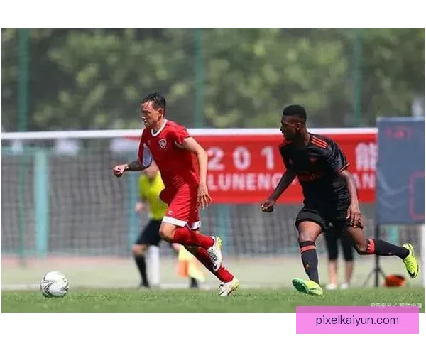 瓦拉内状态回暖，比赛表现稳健助力球队防线强化